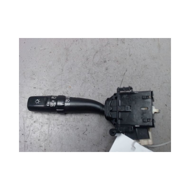 COMMANDE CLIGNOTANT TOYOTA AVENSIS VERSO 01-03