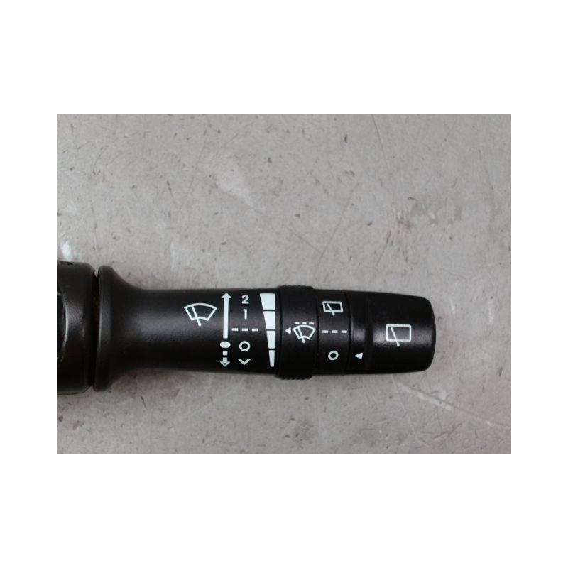 COMMANDE ESSUIE GLACE KIA RIO 2005-