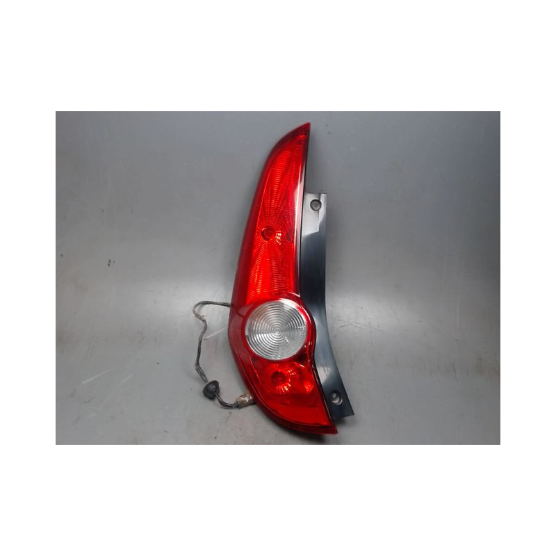 FEU ARRIERE GAUCHE  OPEL AGILA