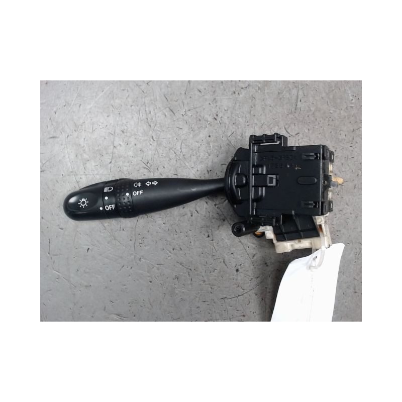 COMMANDE CLIGNOTANT TOYOTA YARIS -2003