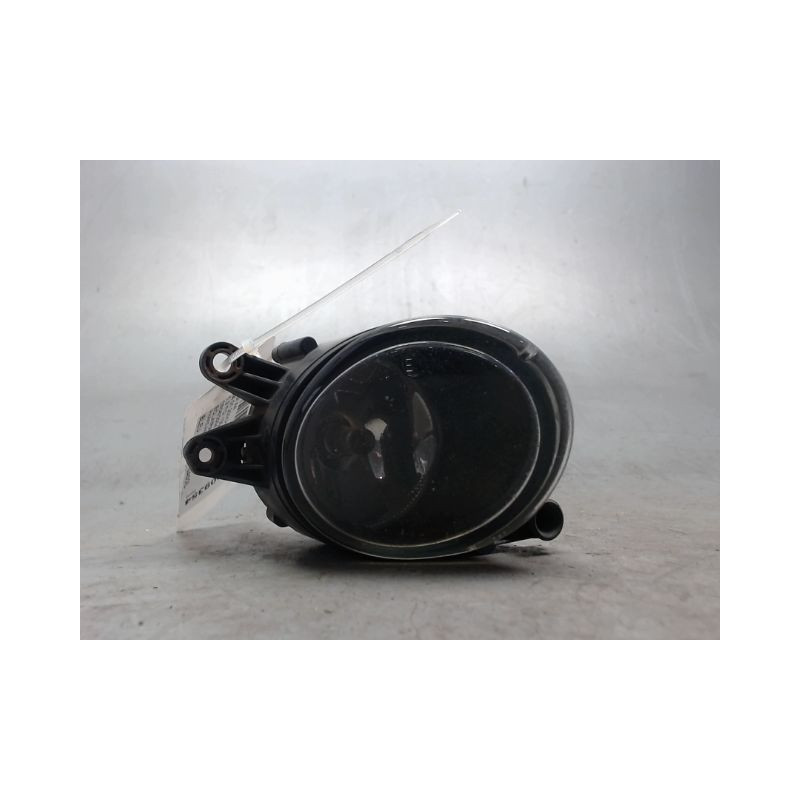 PHARE ANTIBROUILLARD AVANT DROIT AUDI A4 2001-