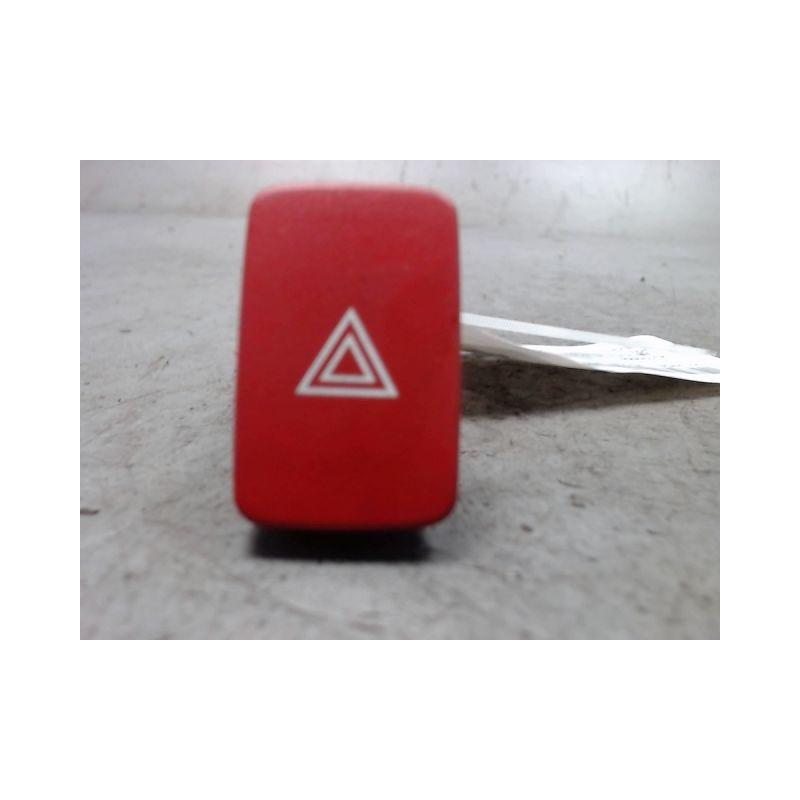 BOUTON DE WARNING HYUNDAI TUCSON