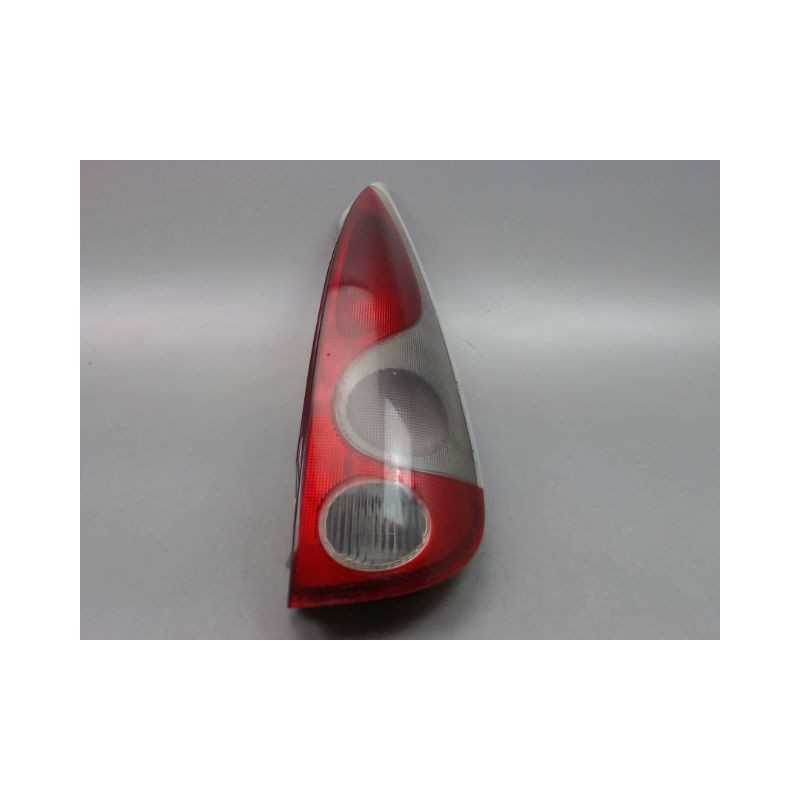 FEU ARRIERE DROIT TOYOTA YARIS VERSO Phase 1 1999-2003