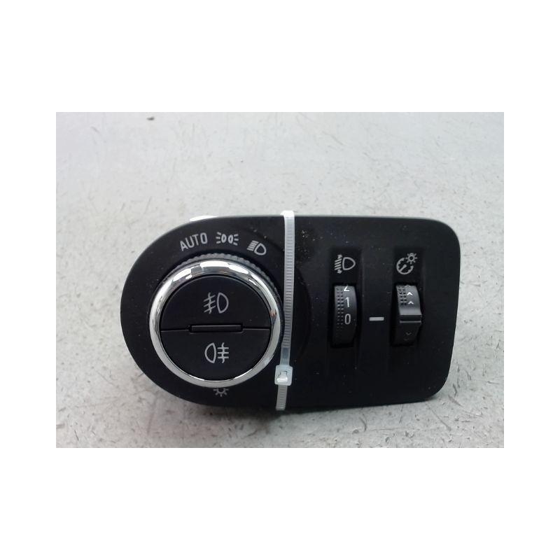 INTERIEUR COMMANDE PHARES OPEL CORSA 2010-