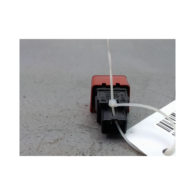 BOUTON DE WARNING NISSAN MICRA III Phase 1 2003-2005