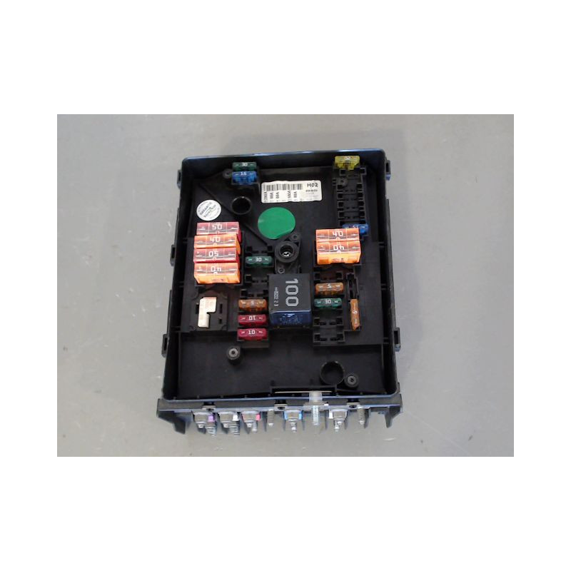 BOITE A FUSIBLES VOLKSWAGEN GOLF V 2003-2009