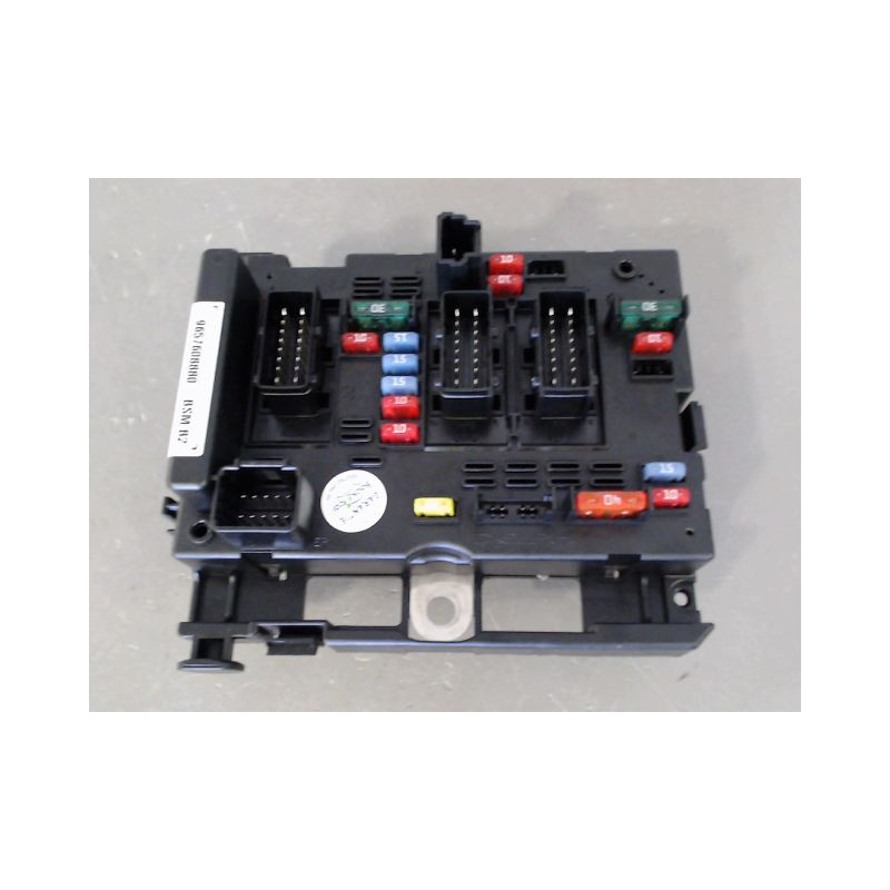 BOITE A FUSIBLES PEUGEOT 206 1998-2009
