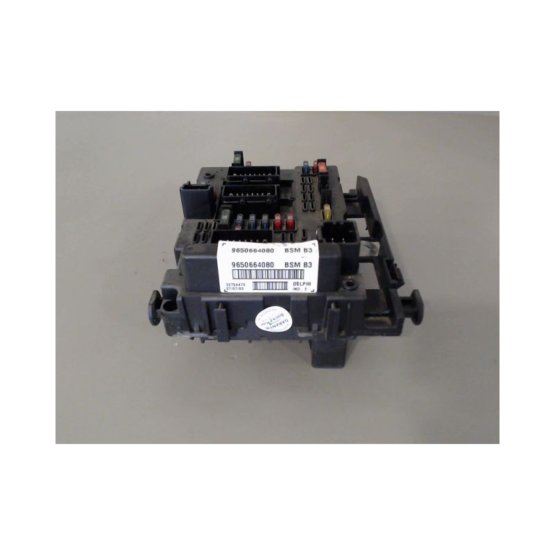 BOITE A FUSIBLES PEUGEOT 307 2001-2005