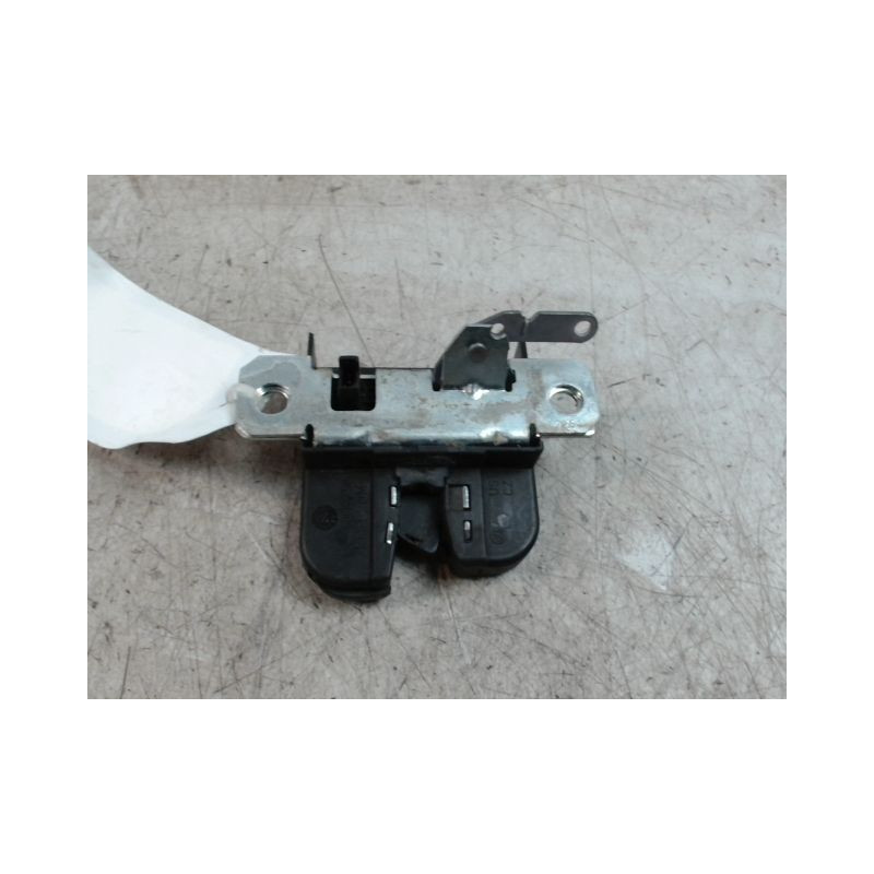 SERRURE HAYON  VOLKSWAGEN POLO 2005-