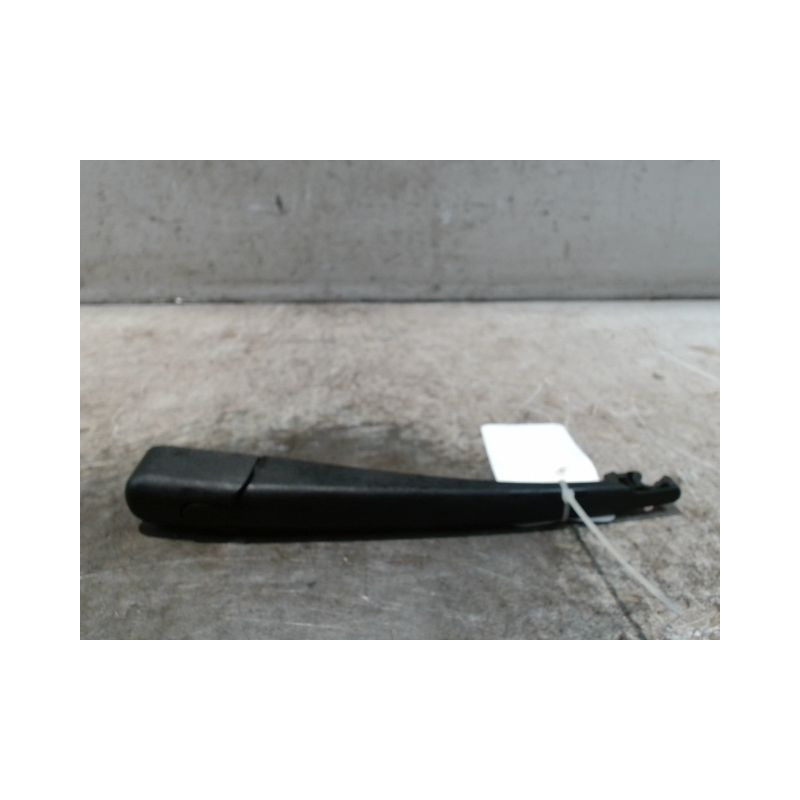 BRAS ESSUIE-GLACE ARRIERE KIA CEE-D