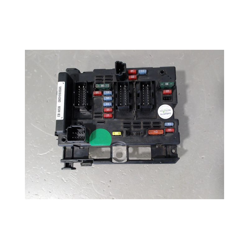 BOITE A FUSIBLES PEUGEOT 206 3P