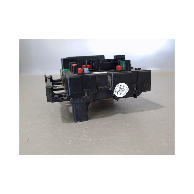 BOITE A FUSIBLES PEUGEOT 206 3P
