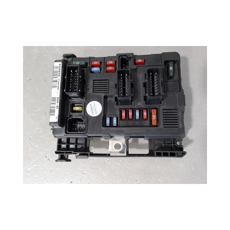 BOITE A FUSIBLES PEUGEOT 206