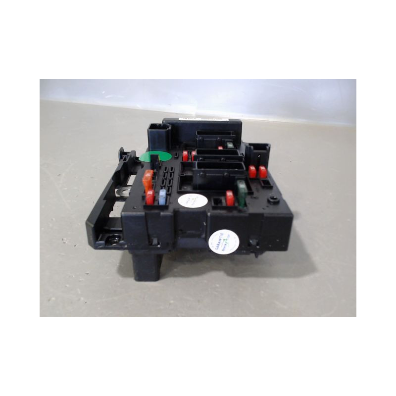 BOITE A FUSIBLES PEUGEOT 206 5P