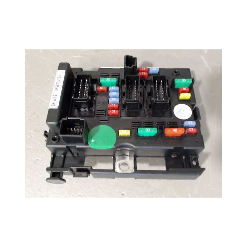 BOITE A FUSIBLES PEUGEOT 206 5P