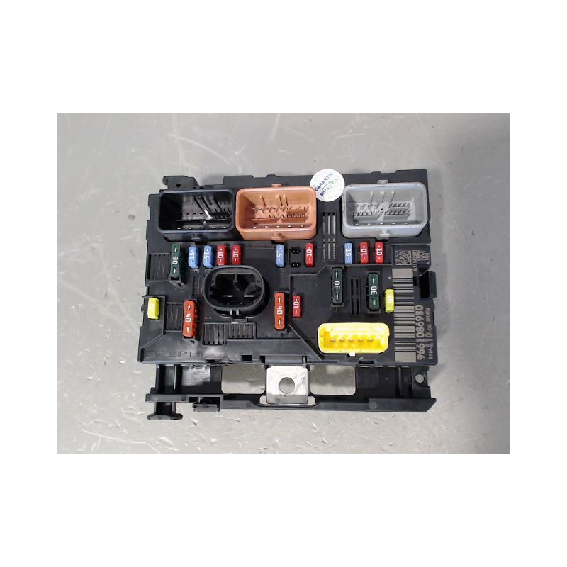 BOITE A FUSIBLES PEUGEOT 207 3P