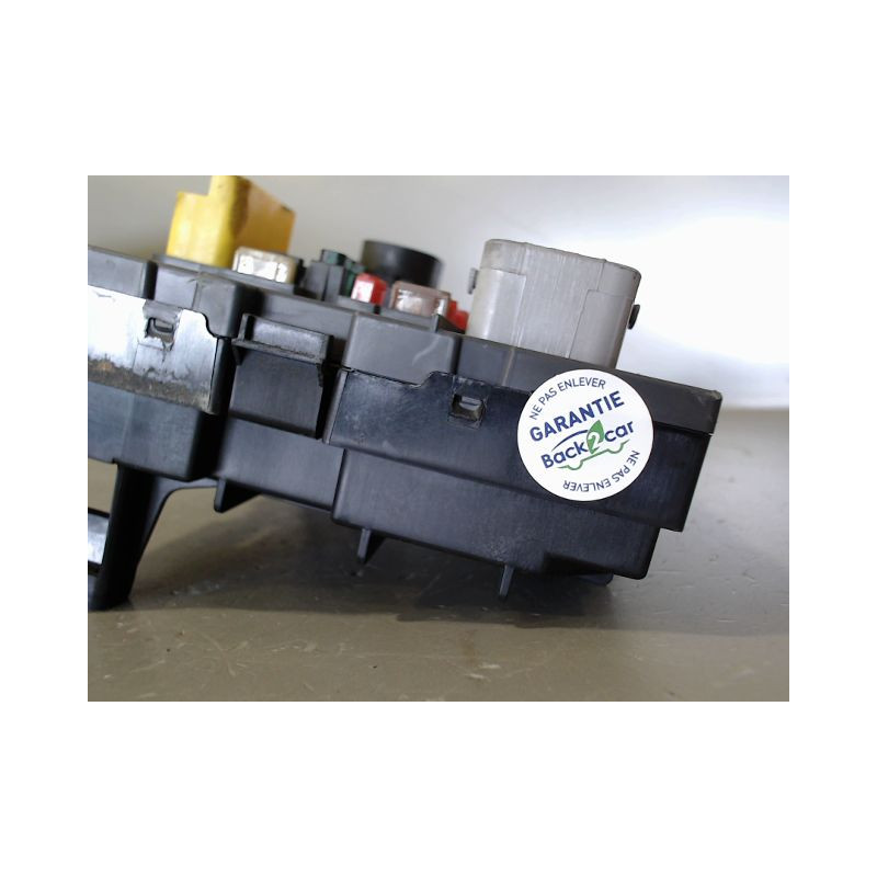 BOITE A FUSIBLES PEUGEOT 308 2011-