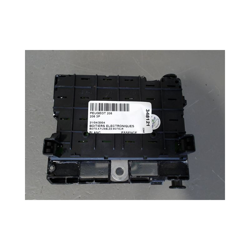 BOITE A FUSIBLES PEUGEOT 206 3P