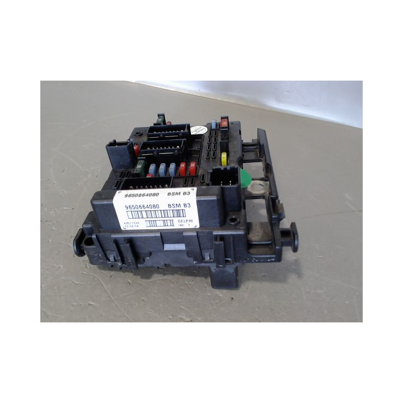 BOITE A FUSIBLES PEUGEOT 206 CC 2000-2007