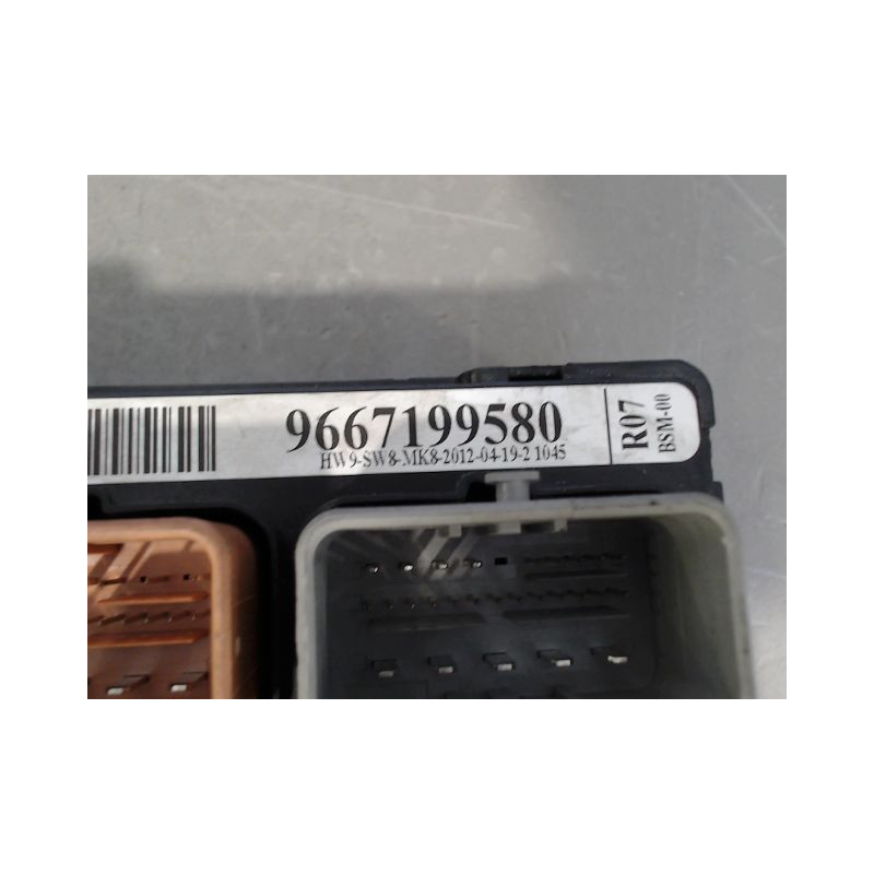 BOITE A FUSIBLES CITROEN C3 PICASSO 2008-
