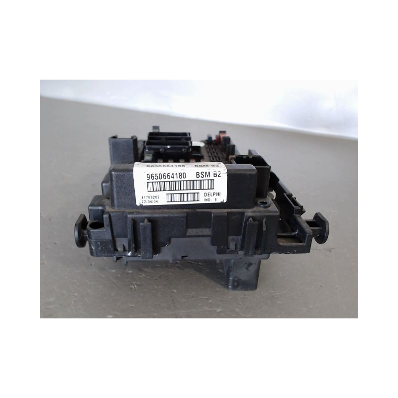 BOITE A FUSIBLES PEUGEOT 307 2001-2005