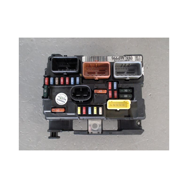 BOITE A FUSIBLES PEUGEOT 207 5P