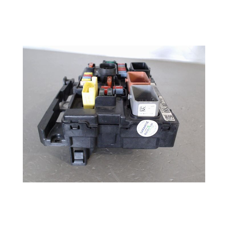 BOITE A FUSIBLES PEUGEOT 207 5P