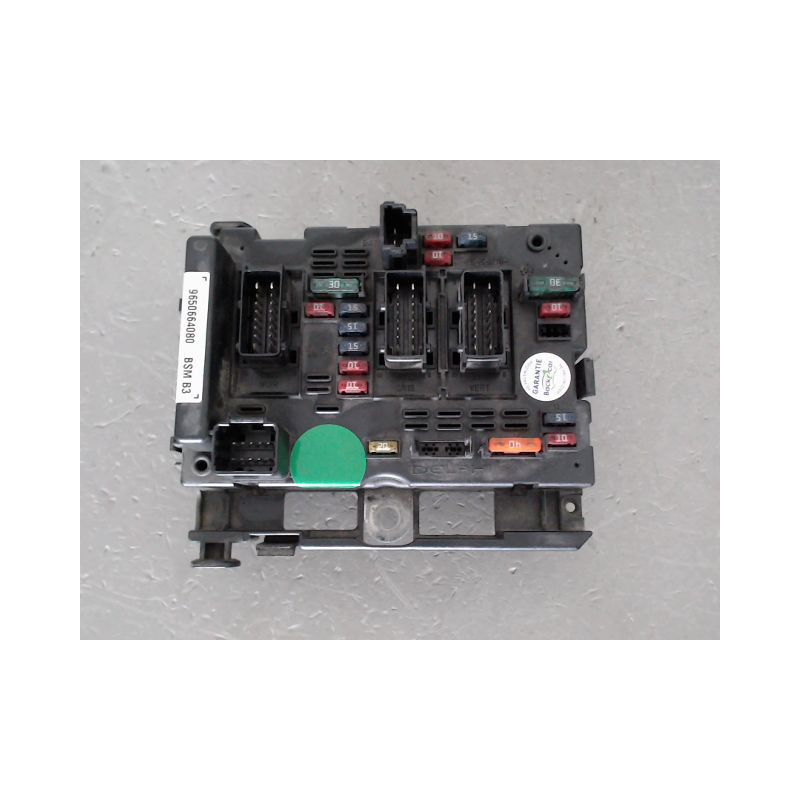 BOITE A FUSIBLES PEUGEOT 307 2001-2005