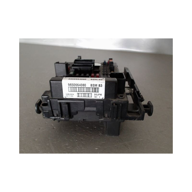 BOITE A FUSIBLES PEUGEOT 307 2001-2005