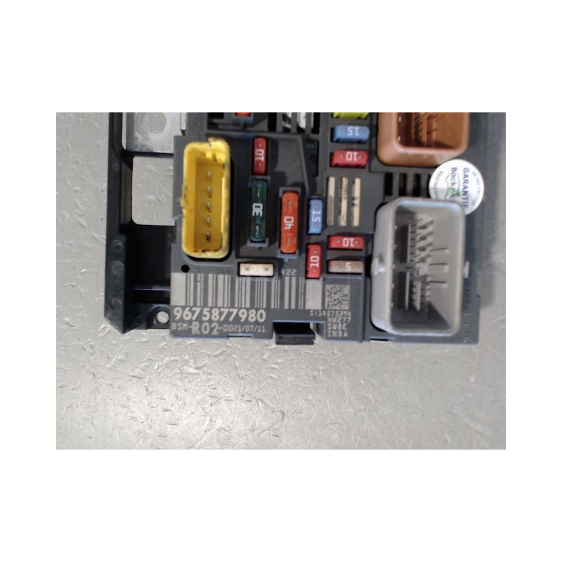 BOITE A FUSIBLES PEUGEOT 5008 2009-