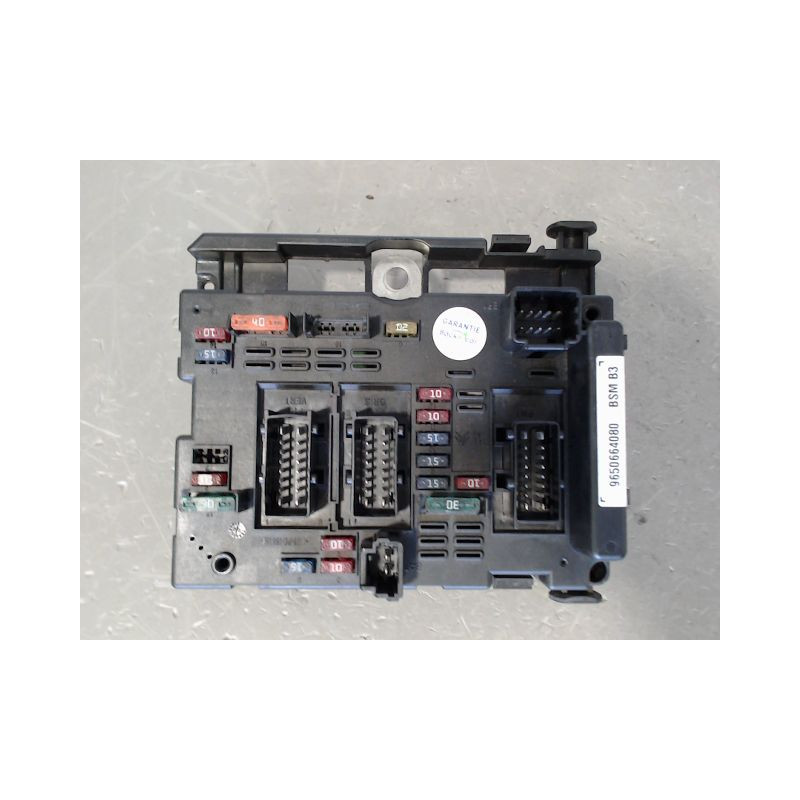 BOITE A FUSIBLES PEUGEOT 307 SW 02-05