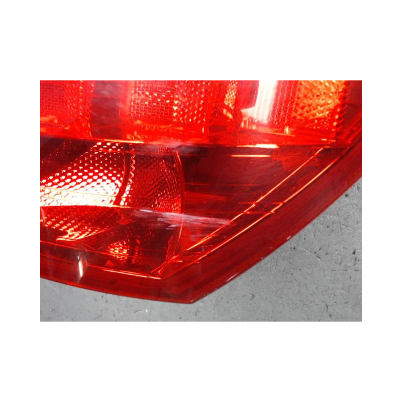 FEU ARRIERE DROIT HONDA FR-V