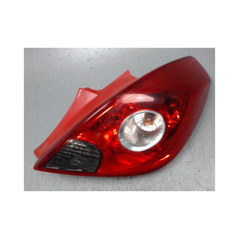 FEU ARRIERE DROIT OPEL CORSA 2010-