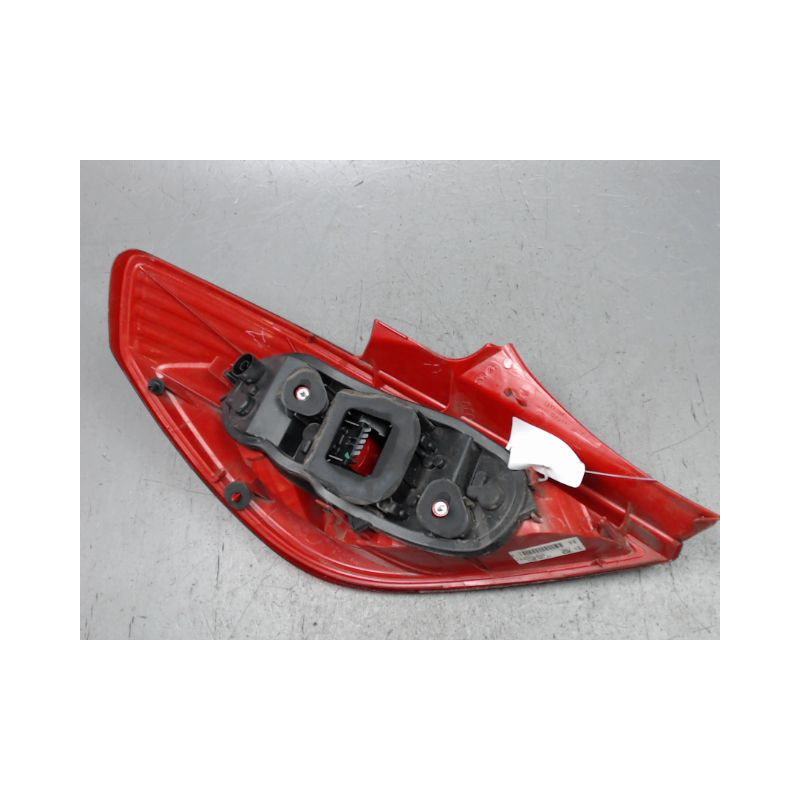 FEU ARRIERE DROIT OPEL CORSA 2010-