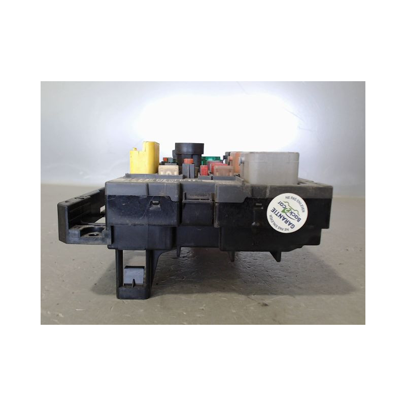 BOITE A FUSIBLES PEUGEOT 5008 2009-