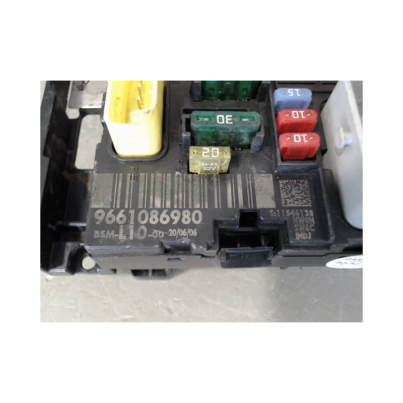 BOITE A FUSIBLES PEUGEOT 207