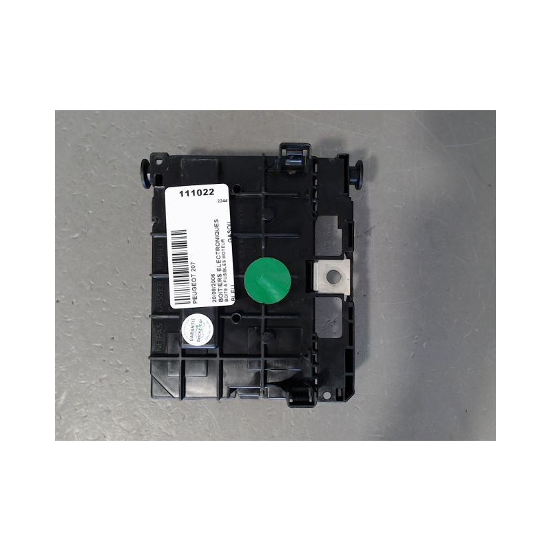 BOITE A FUSIBLES PEUGEOT 207