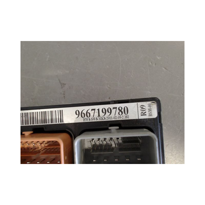 BOITE A FUSIBLES PEUGEOT 207