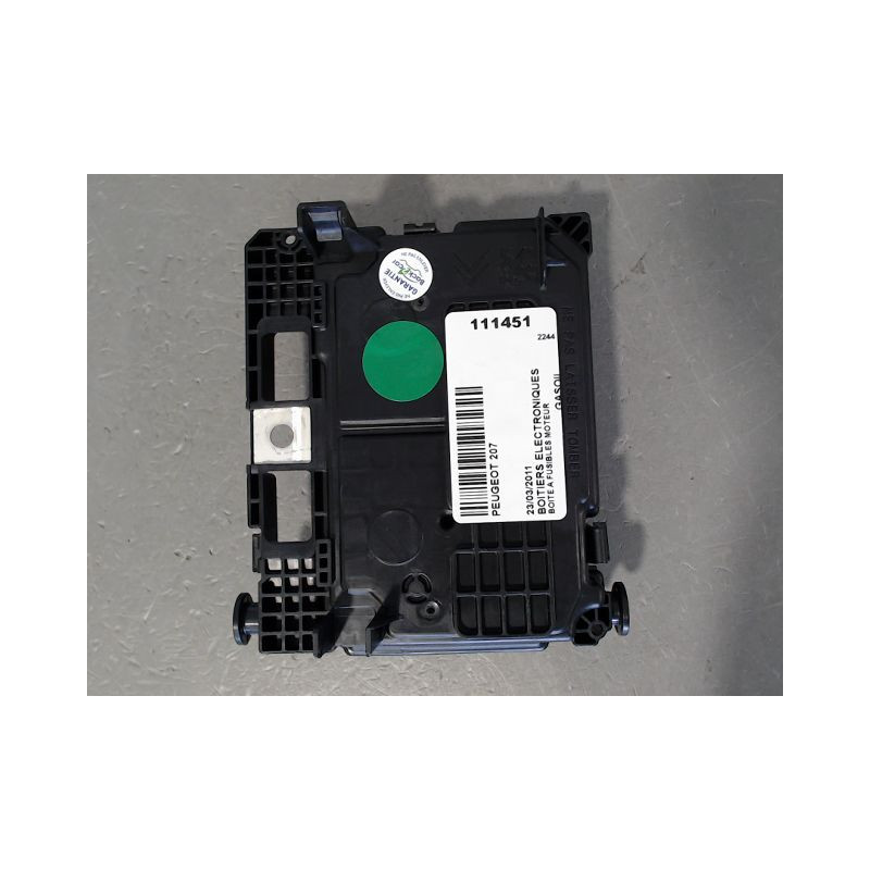 BOITE A FUSIBLES PEUGEOT 207