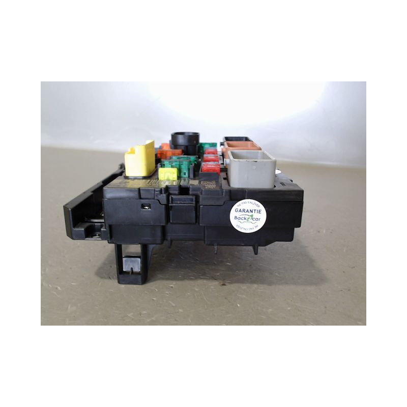 BOITE A FUSIBLES PEUGEOT 207