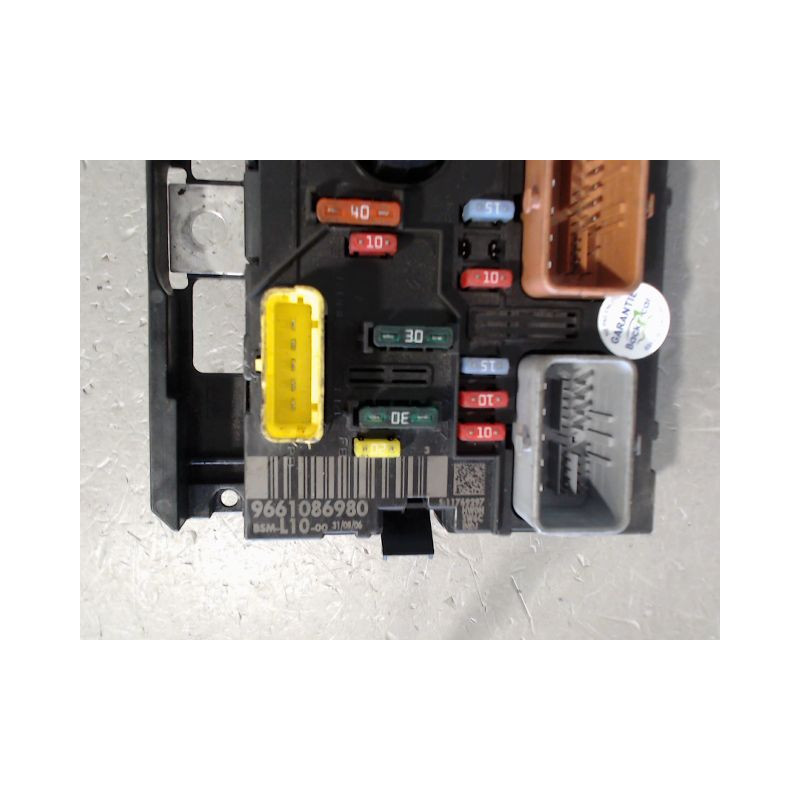BOITE A FUSIBLES PEUGEOT 207 3P