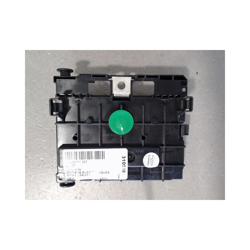 BOITE A FUSIBLES PEUGEOT 207 3P