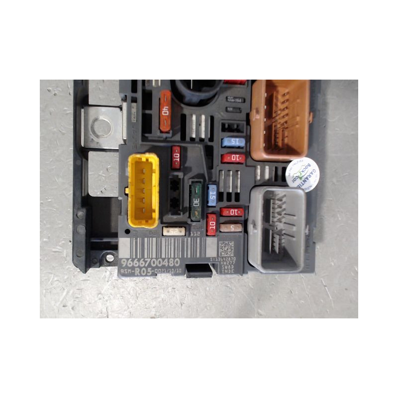BOITE A FUSIBLES PEUGEOT 308 2007-