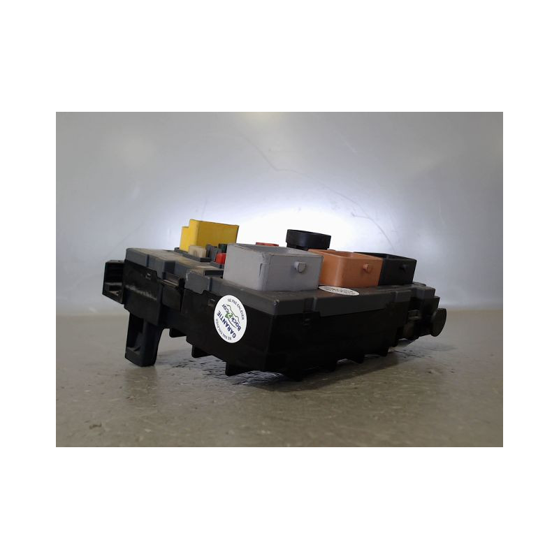 BOITE A FUSIBLES PEUGEOT 308 2007-