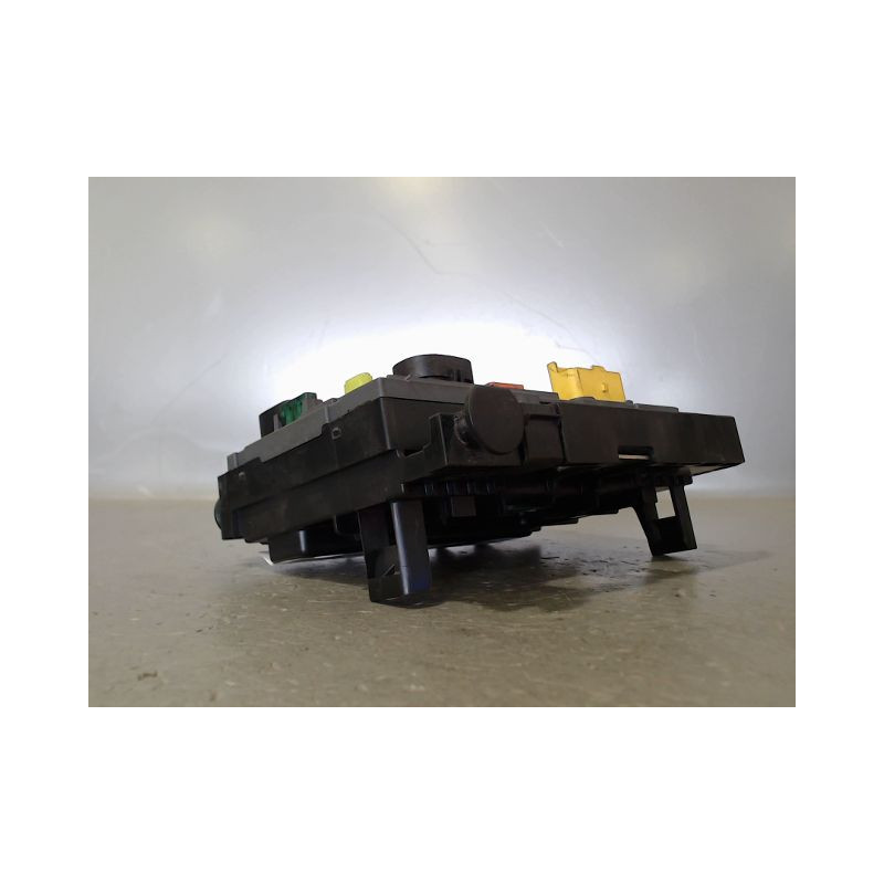 BOITE A FUSIBLES PEUGEOT 308 2007-