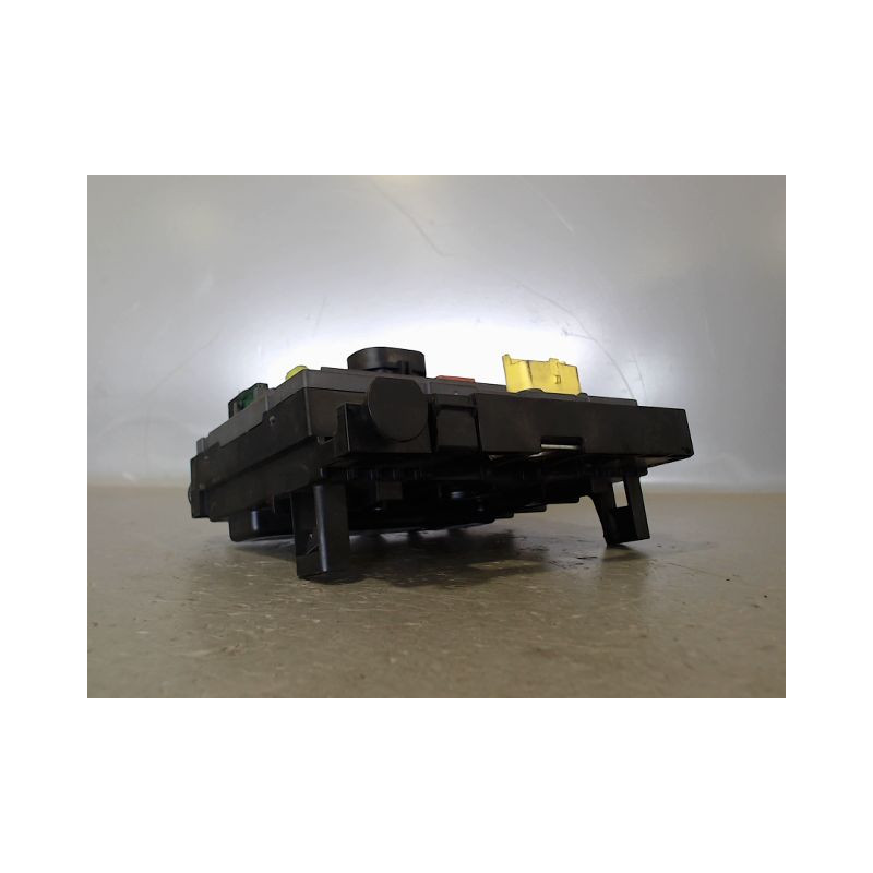 BOITE A FUSIBLES PEUGEOT PARTNER TEPEE 2008-