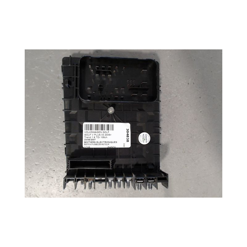 BOITE A FUSIBLES VOLKSWAGEN GOLF V PLUS 2005-