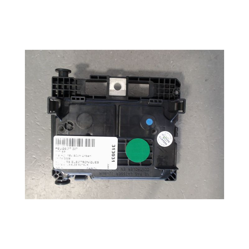 BOITE A FUSIBLES PEUGEOT 207 5P