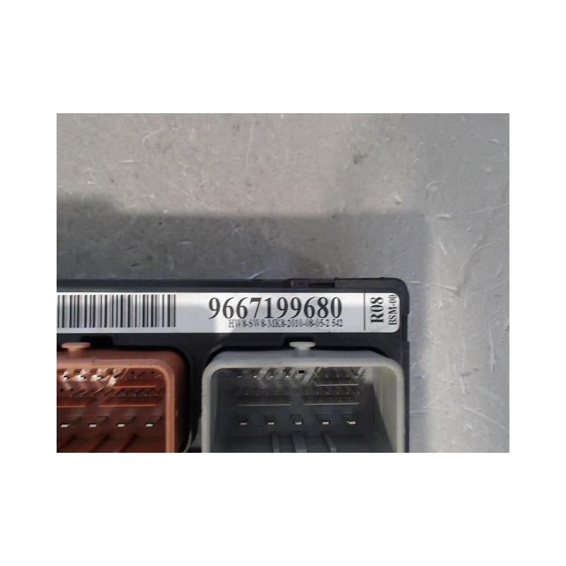 BOITE A FUSIBLES PEUGEOT 207 5P