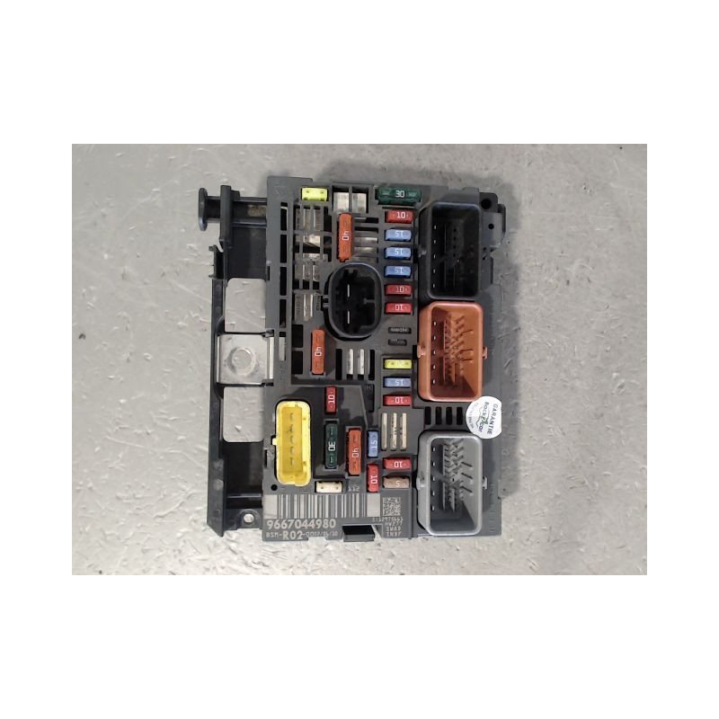 BOITE A FUSIBLES PEUGEOT 3008 BREAK I Phase 1 2009-2013